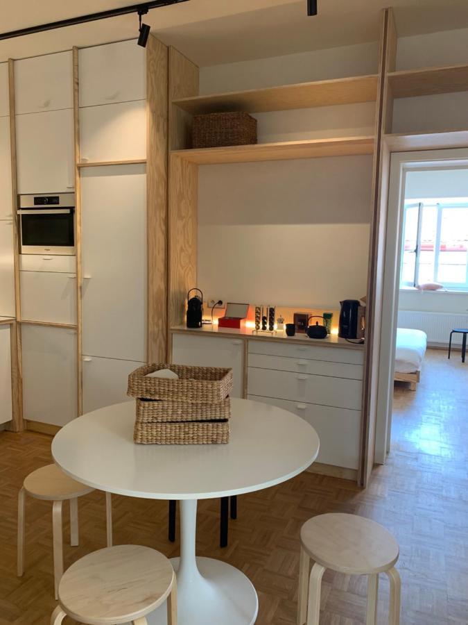 Violet Suites Gent Bagian luar foto