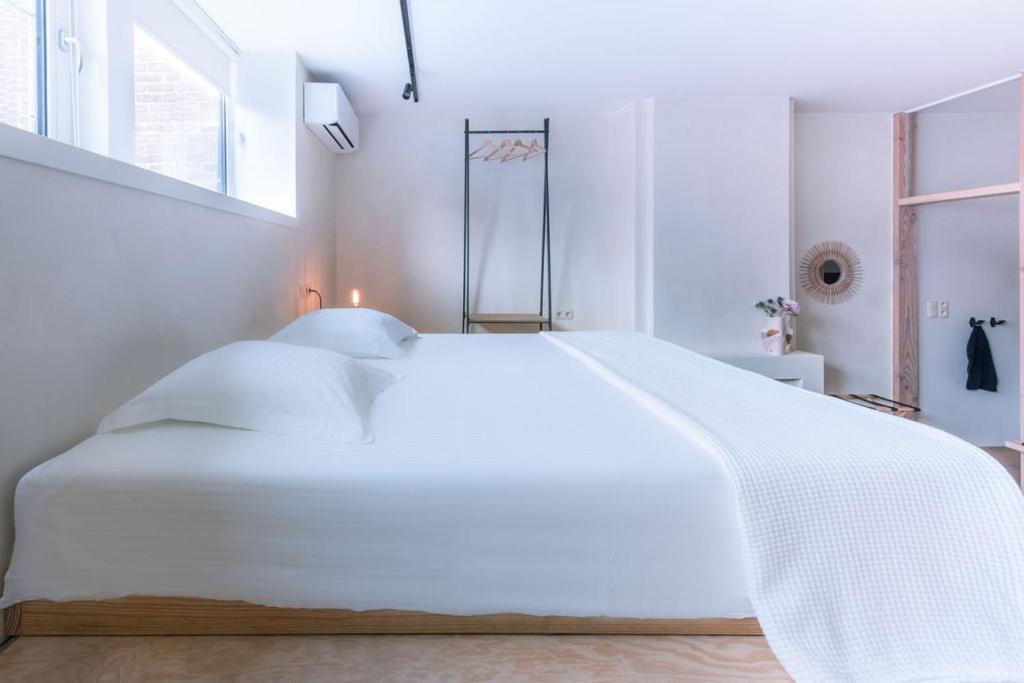 Violet Suites Gent Bagian luar foto