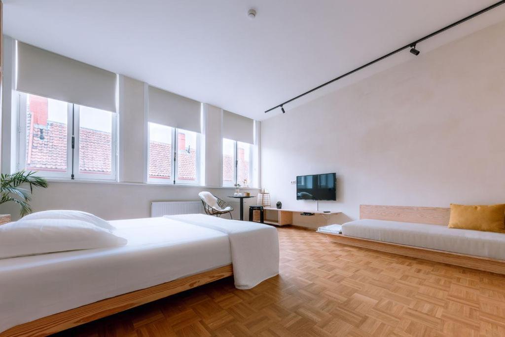 Violet Suites Gent Bagian luar foto